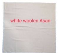 Woolen asan white pure sheep yarn safed uni asan 30× 20 inches