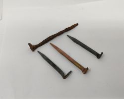 Naav keel nav kil old boat nails  set of 2