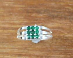 Emerald ring panna ring emerald silver ring in small stones
