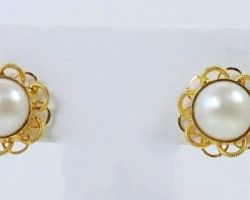 Pearl earrings in gold pearl studs code 1