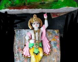 Marble krishna idol holding goverdhan mountain 3 feet
