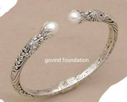 Silver kada with pearl cuff open mouth pure silver bangle with pearl cuff