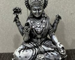 Silver laxmi idol 4 inches smiling face beautiful laxmi idol in pure silver