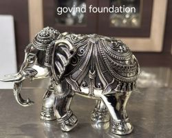 Pure Silver Elephant trunk down 1kg Solid Silver Elephant Right leg Forward