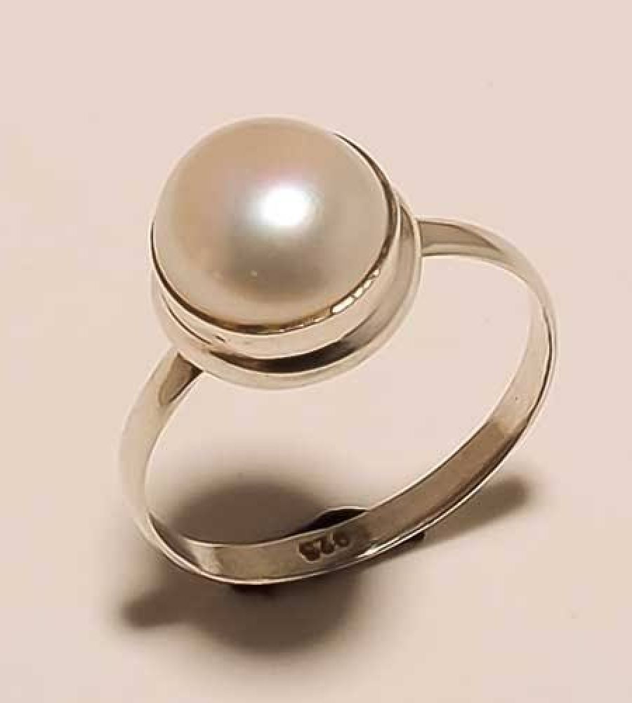 Buy quality 925 sterling silver pearl / Moti ring for ladies in Ahmedabad
