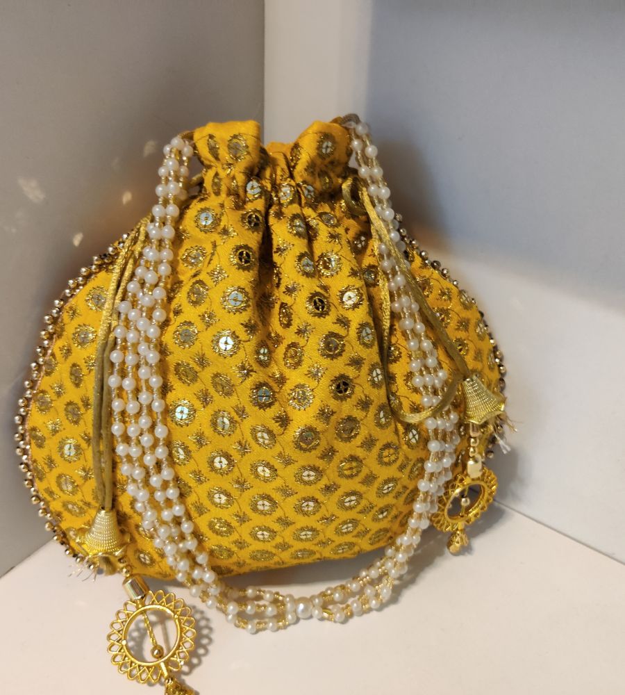 Peora Beads Studded Potli Bag for Women Handmade Ethnic Purse Evening  Handbags Stylish Bridal Fashion Clutch Bag for Girls (Cream, P99CRM) :  Amazon.in: Fashion